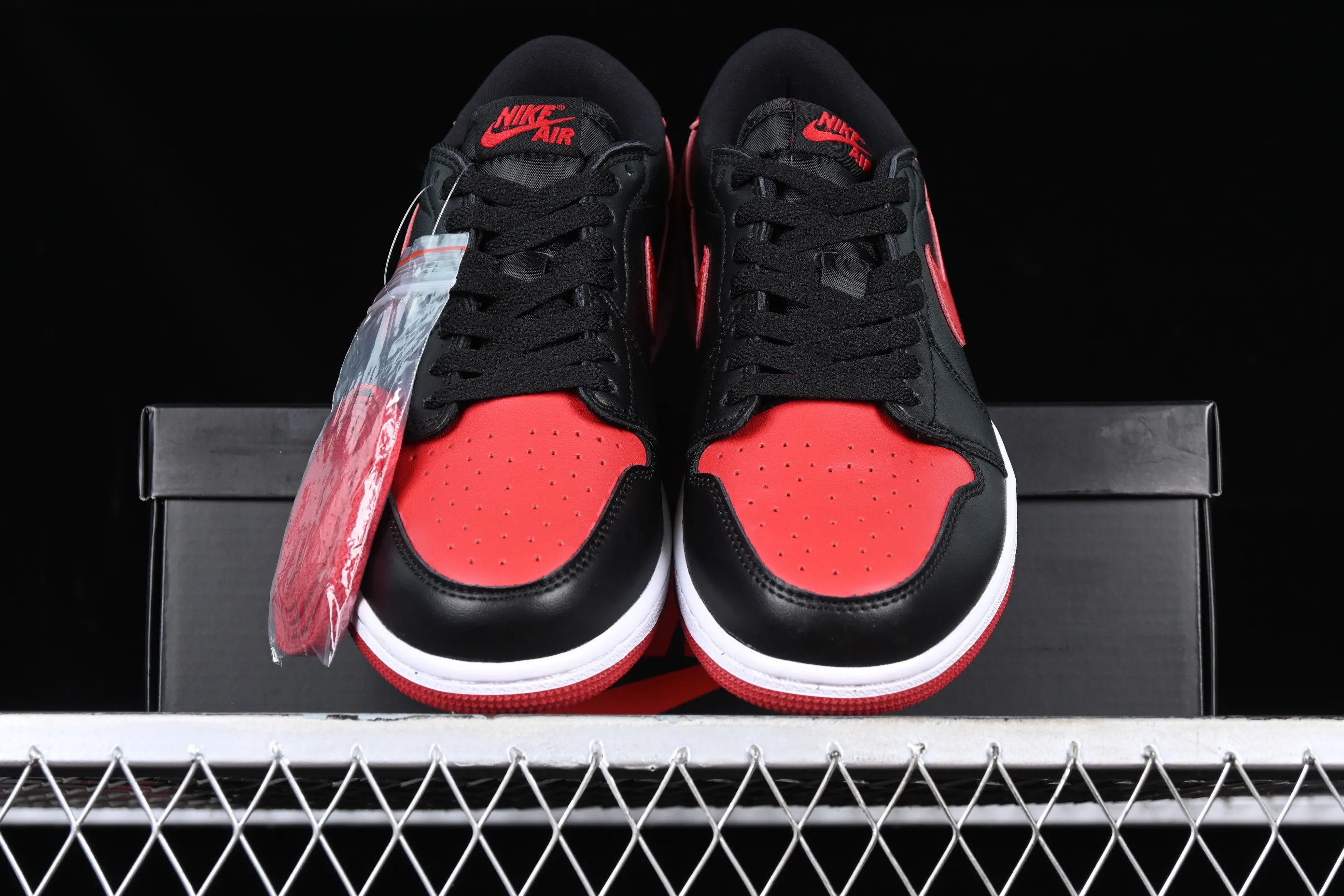 All categories Air Jordan Jordan series basketball shoes Air Jordan 1 Low Z version Air Jordan 1 Low OG "Bred" AJ1 Joe 1 black and red low-top basketball shoes 705329-001